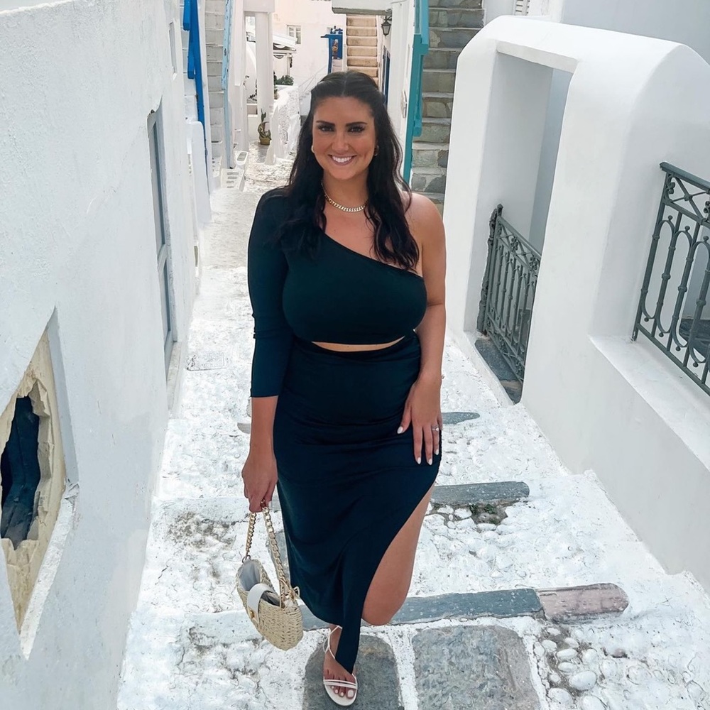 Meet your Posher, Alicia